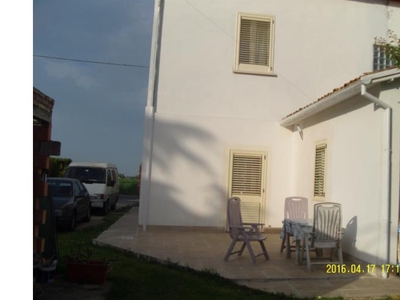 Casa indipendente in vendita a Cesena, Frazione Provezza