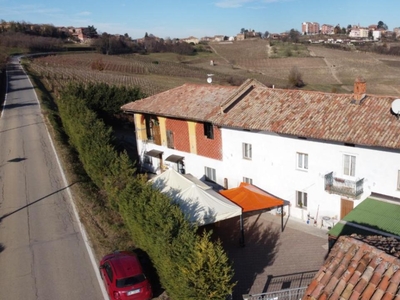 Casa indipendente in vendita a Agliano Terme