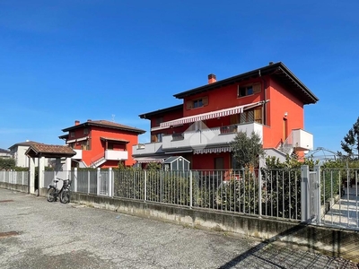 Casa indipendente in vendita a Calvenzano
