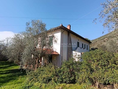 Casa Indipendente in Vendita ad San Giuliano Terme - 750000 Euro