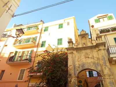 Casa indipendente vista mare a Bordighera