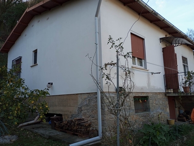 Casa singola abitabile in zona Pegazzano a la Spezia
