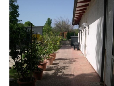 Casa indipendente in vendita a Chieti, Frazione Villa Pini