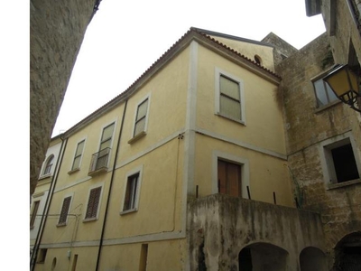 Palazzo/Stabile in vendita a Ruviano, Via Giuseppe Mazzini 61