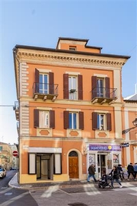 Locale commerciale in affitto a Chieti Piazza Garibaldi