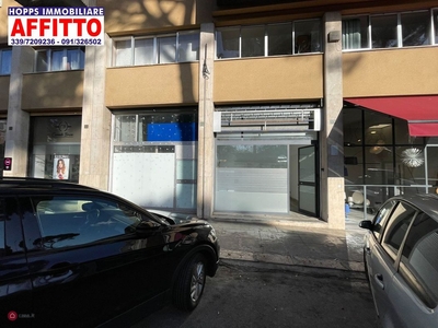 Negozio/Locale commerciale in Affitto in Via almeyda a Palermo