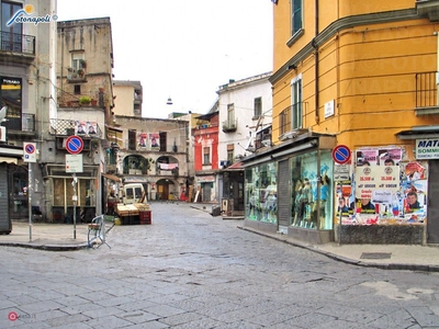 Negozio/Locale commerciale in Affitto in Via Antignano a Napoli