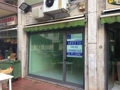 Negozio/Locale commerciale in Affitto in Viale delle Magnolie 22 a Palermo