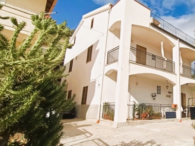 Palazzo in Via strada Provinciale 77, Agrigento, 344 m² in vendita