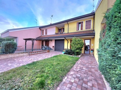 Porzione di casa in Vendita a Pontecchio Polesine Via R. Chinnici