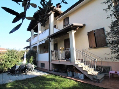 Villa Bifamiliare in Vendita a Aulla, Toscana - Lunigiana