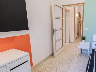 Stanza in affitto in appartamento con 6 camere da letto a Firenze