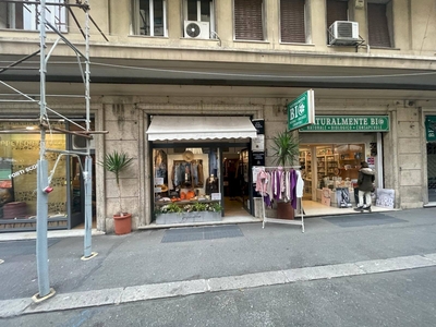 Vendita Locale Commerciale Via Fiasella, Genova