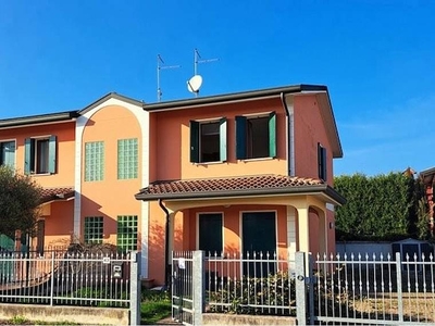Villa bifamiliare in vendita a Legnago, Via Giacomo Matteotti, 32 - Legnago, VR