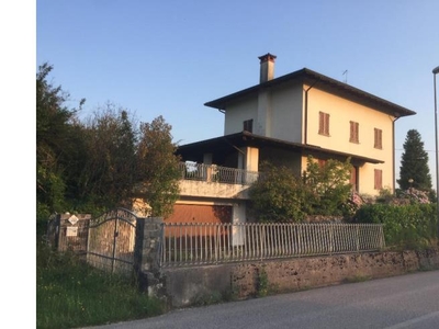 Villa in vendita a Tricesimo, Frazione Ara Piccola