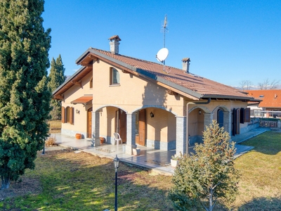 Villa con giardino a Druento