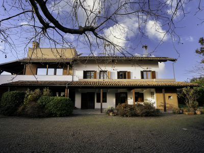 Villa con giardino a Pinerolo