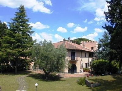 Villa in Affitto in Via dell'Ospedaletto Giustiniani a Roma