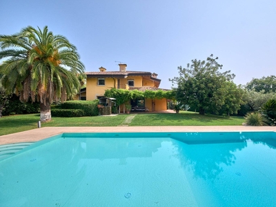 Villa in vendita a Padenghe sul Garda