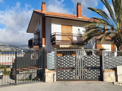 Villa in Vendita a Palermo VIA FRANCESCO EMANUELE CANGIAMILA