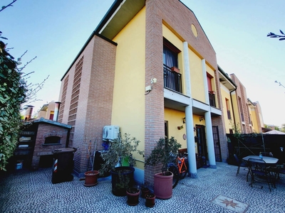 Villa in vendita a Sant'Agata Bolognese