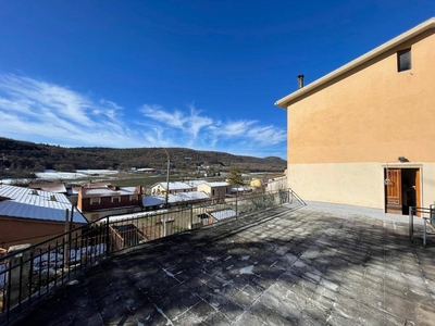 Casa indipendente con terrazzo a Prata d'Ansidonia