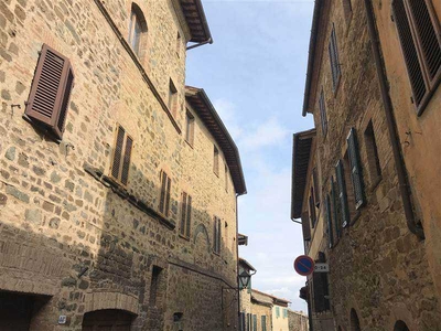 Edificio-Stabile-Palazzo in Vendita ad Montalcino - 950000 Euro