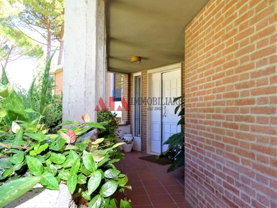 villa indipendente in vendita a Pontedera