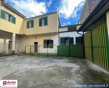 Appartamenti Macerata Campania regina elena 17 cucina: Abitabile,