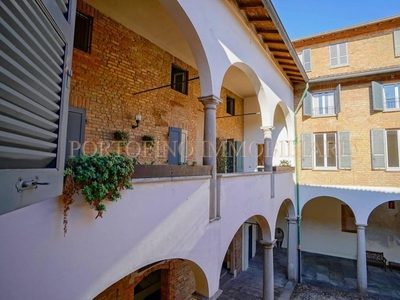 Appartamento di lusso di 285 m² in vendita Via Giacomo Cardano, 77, Pavia, Lombardia