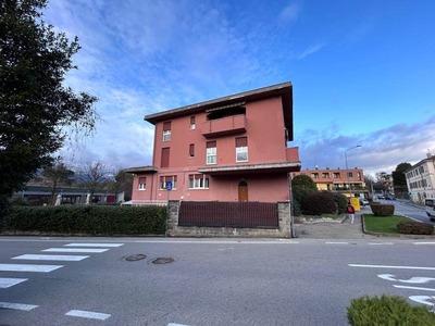 Appartamento in vendita a Anzano Del Parco Como