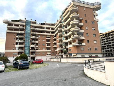 Appartamento in vendita a Roma - Zona: Axa