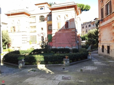 Appartamento in Vendita in Via Francesco Passino 9 a Roma
