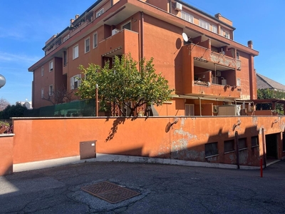 Appartamento in Via Tuscolana, Roma (RM)