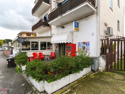 Bar in Vendita in Via di Valle Muricana a Roma