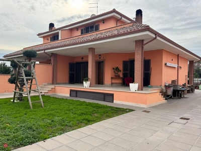 Casa Bi/Trifamiliare in Vendita in Via Castellinaldo a Roma
