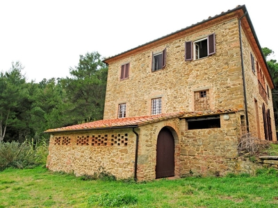 Casa Colonica Ristrutturata Con Parco E Vista Panoramica In Vendita A Chianni, Rivalto