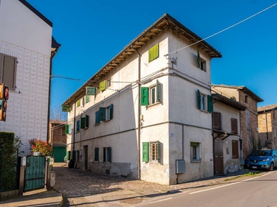 Casa indipendente, via Martiniana, località Baggiovara, Modena