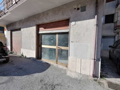 Deposito-Magazzino in Vendita ad Giffoni Valle Piana - 35000 Euro