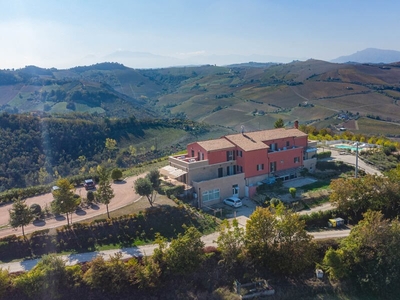 Eco Friendly Farmhouse With Outstanding Views, Le Marche