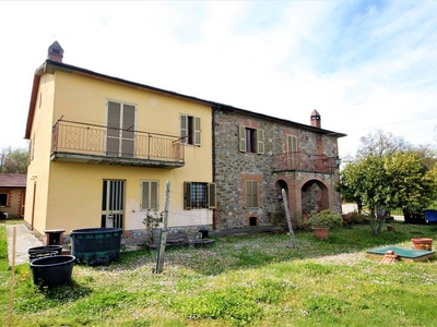 Farmhouse for Sale in Parrano, Umbria