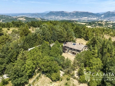 Lussuoso casale in vendita Strada Provinciale di Montelovesco, Gubbio, Umbria