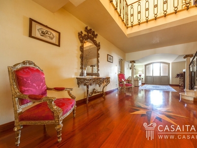 Luxury Villa With Garden For Sale In Perugia Lb16