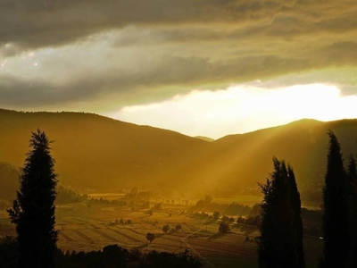 Panicale: In Vendita Incantevole Casale nelle Colline Umbre