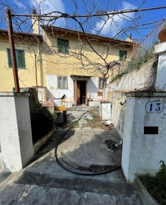 Quadrilocale con giardino a Sesto Fiorentino