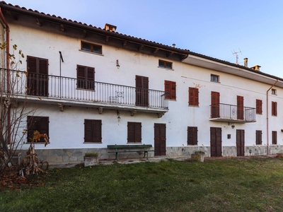 Rustico/Casale/Corte in vendita a Rocchetta Tanaro