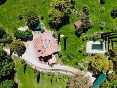 Stone Farmhouse With Swimming Pool And Large Garden In Roccastrada