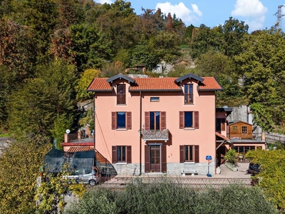 The Historical Villa In Cernobbio With Spacius Garden