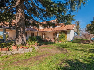 Vendita Villa bifamiliare, in zona PILA, VITERBO