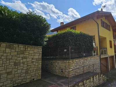 Villa a schiera in vendita a Edolo Brescia